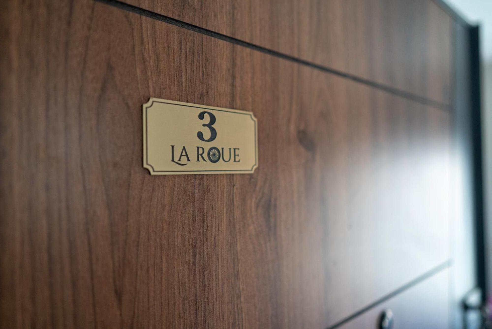 La Roue Hotel Vrsac Exterior photo