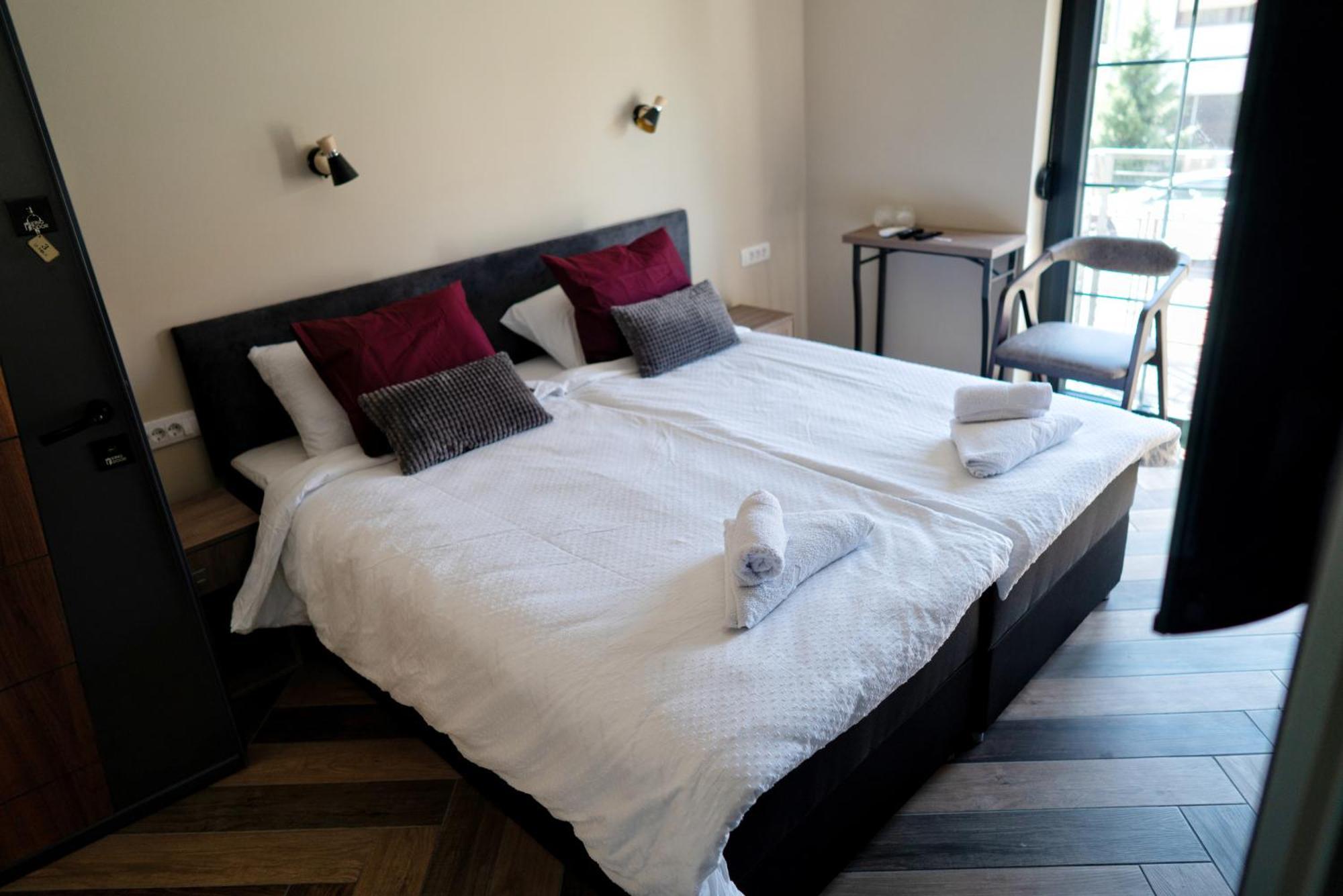 La Roue Hotel Vrsac Exterior photo